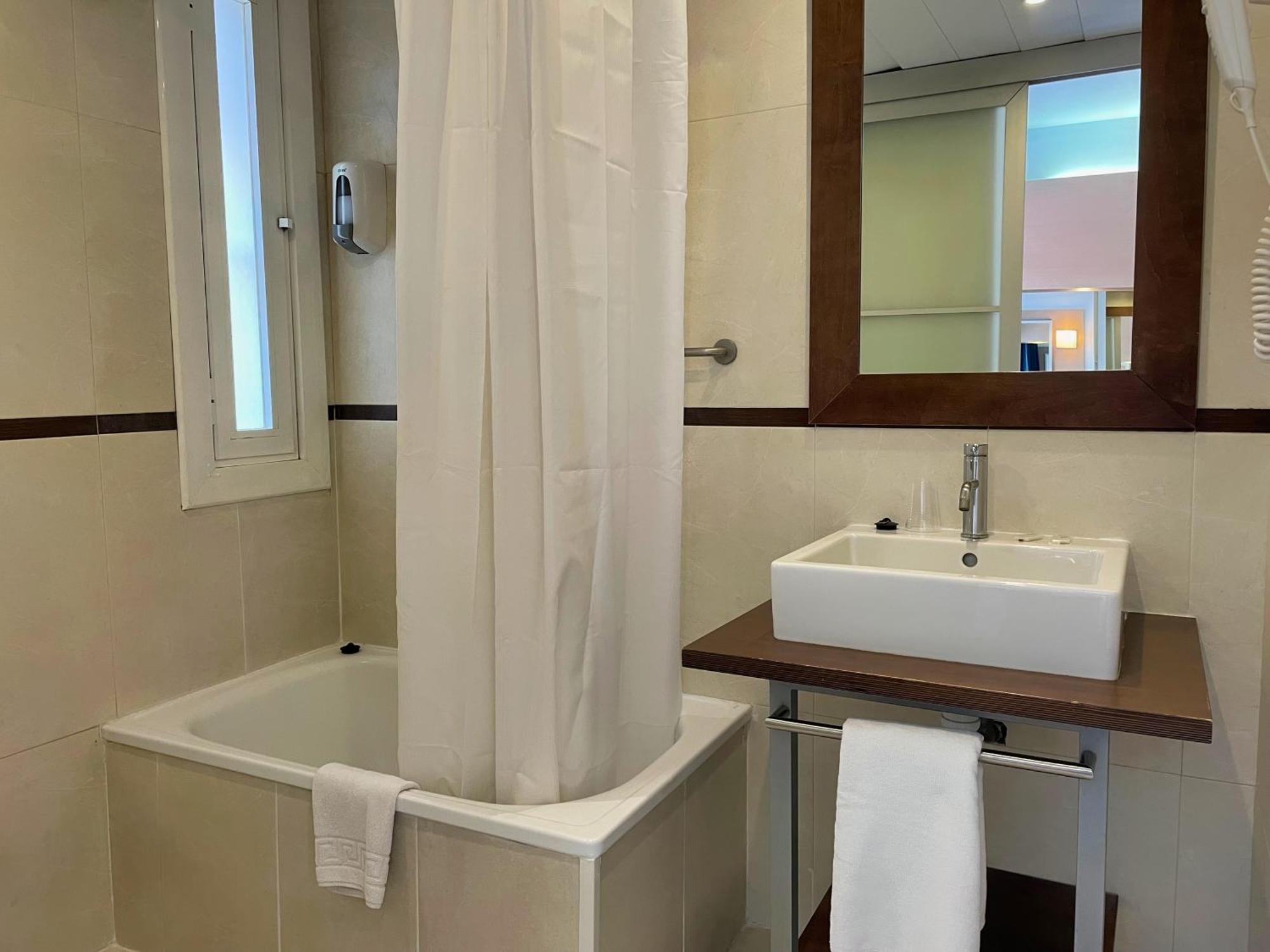 Hotel Villamarina Club Salou Habitación foto